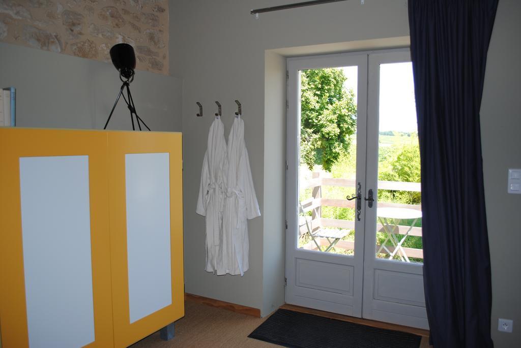 Hotel Les Foucauds Saint-Quentin-de-Caplong Habitación foto