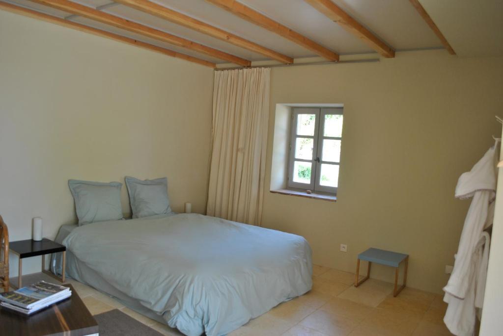 Hotel Les Foucauds Saint-Quentin-de-Caplong Habitación foto