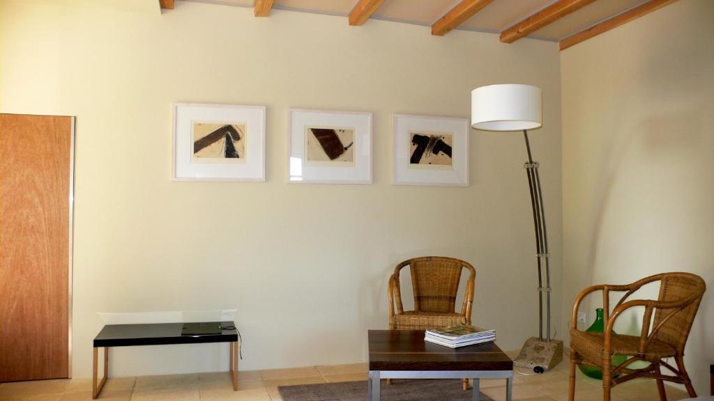 Hotel Les Foucauds Saint-Quentin-de-Caplong Habitación foto